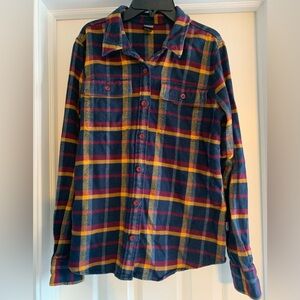 Patagonia Women's Long-Sleeved Fjord Flannel Shirt, small